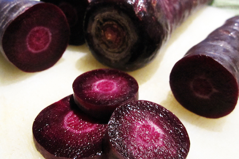ca-rot-den-tim-11 Gói 150 hạt giống Cà Rốt Tím Purple Giàu Anthocyanin