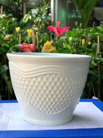 Chậu nhựa trồng cây màu trắng vân tổ ong sang trọng - Số 4