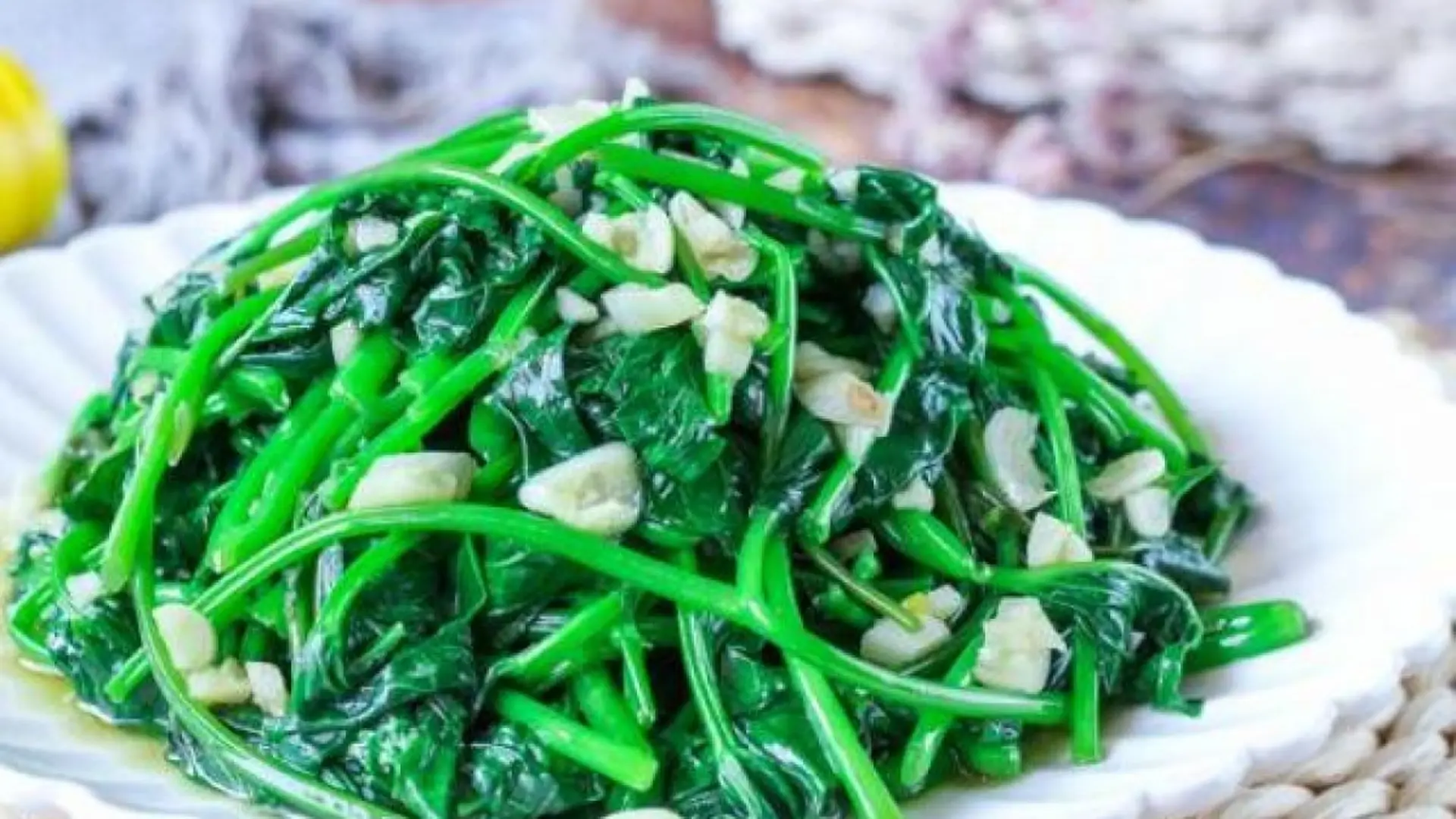 2024_1_14_638408650008789264_rau-lang-xao-toi Chế biến đúng cách giúp giữ lại tối đa hàm lượng vitamin và khoáng chất trong rau