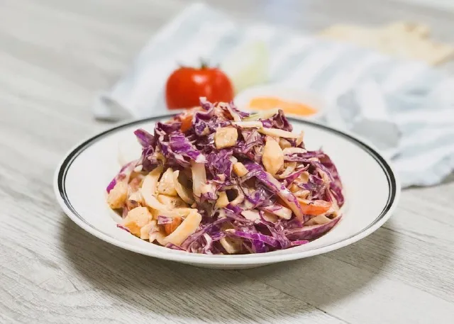 Salad bắp cải tím là món ăn giảm cân lành mạnh và giàu dưỡng chất