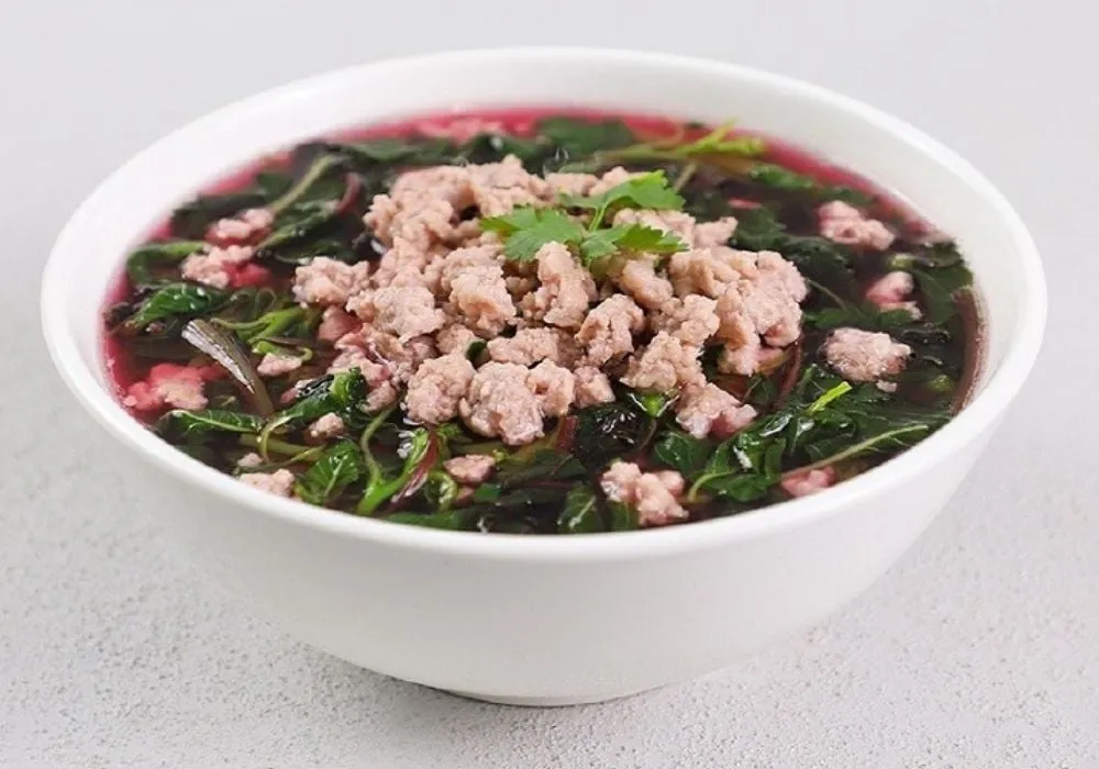 canh-thit-bam-01 Canh rau ngót đỏ nấu thịt bằm là món ăn bổ dưỡng cho mọi lứa tuổi