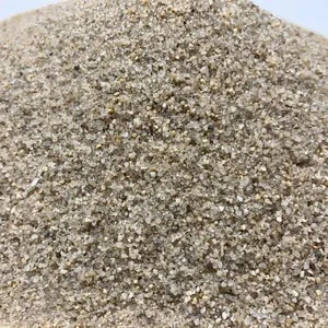 Cấu trúc hạt thô của cát sông tạo ra các khoảng trống lý tưởng cho oxy lưu thông