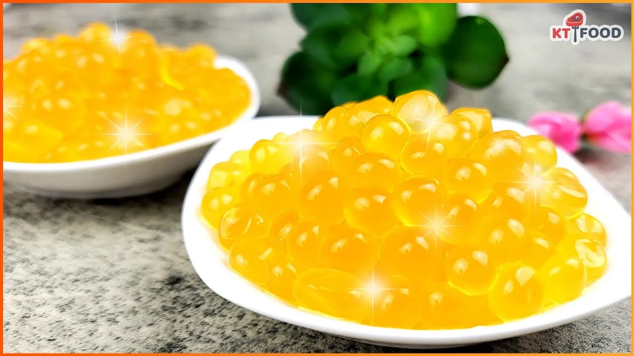 Cận cảnh độ mịn màng và mọng nước đặc trưng của Xoài Hoàng Kim Vàng Ướt