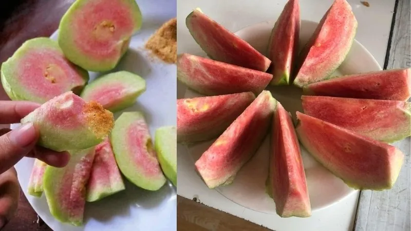 Màu sắc ruột vàng hồng đặc trưng của giống ổi lê đào vàng ruột